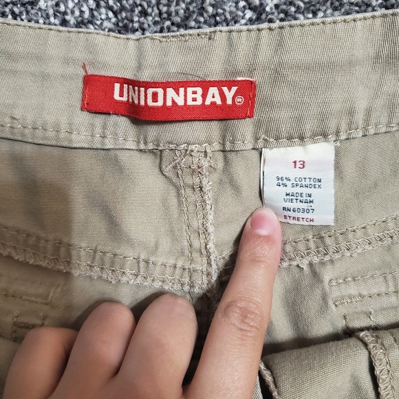 Khaki shorts size 13 - Picture 3 of 3